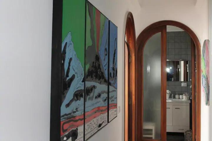 Vesuvius Suite - Elegante Appartamento In Centro Nápoles Exterior foto